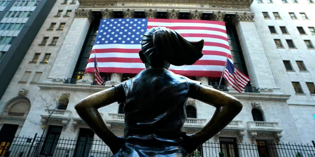 stock-market-today:-dow-futures-climb-as-traders-await-nvidia-earnings