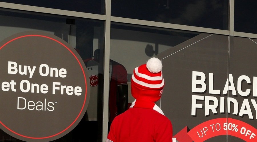 black-friday-–-shopping-frenzies-and-market-indicators