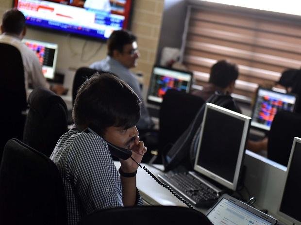 stock-market-live-updates:-gift-nifty-hints-at-quiet-start-as-asia-mixed;-ril,-adani-shares-in-focus