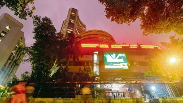 stock-market-news-today-live-updates-on-november-29,-2024-:-stock-market-crash:-prabhudas-lilladher-cuts-nifty-50-year-end-target-to-27,381,-recommends-‘buy-on-dips’-for-long-term