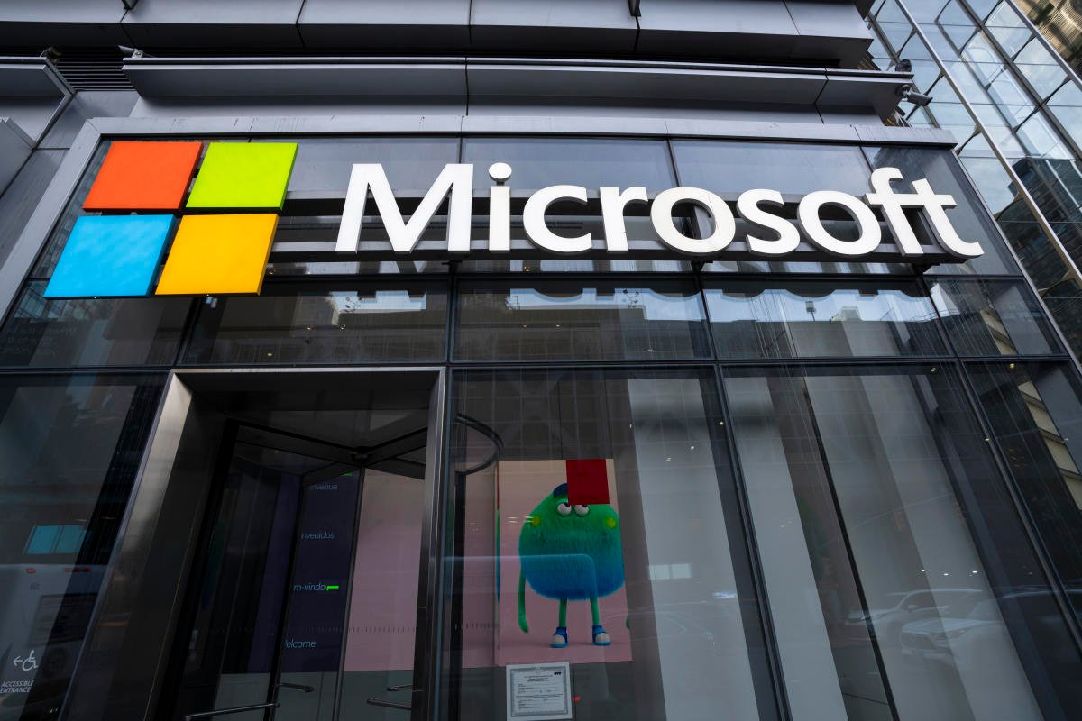 microsoft-stock-slips-after-ftc-probe-revealed,-analyst-says-‘not-a-complete-shocker’