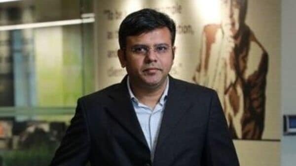 Stock Market News Today Live Updates: Buy or sell: Ganesh Dongre recommends three stocks for Monday — November 25