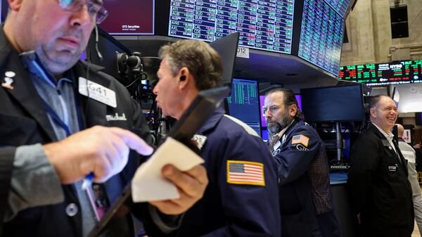 wall-street-today:-us-stocks-mostly-gain-amid-signs-of-strong-black-friday-sales
