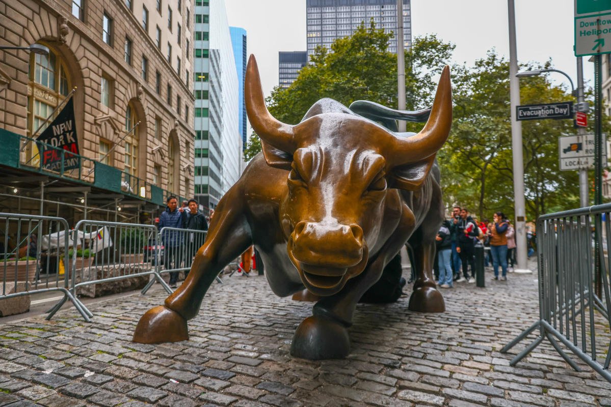 wells-fargo-issues-wall-street’s-most-bullish-forecast-yet-for-the-stock-market-in-2025