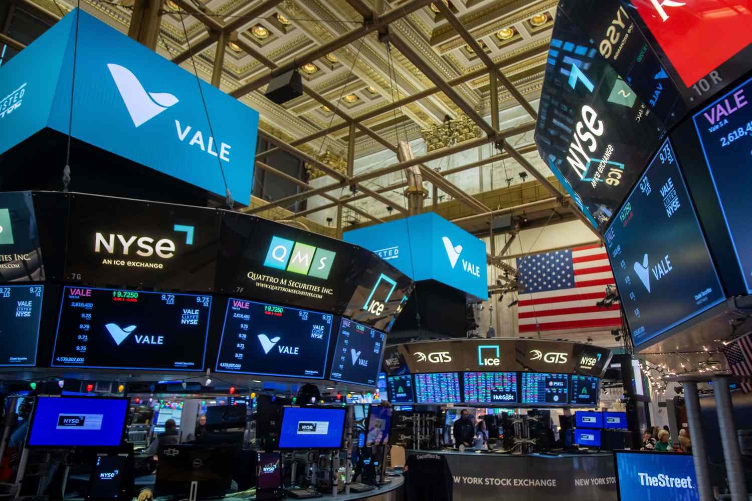 dow-jones-today:-stock-futures-rise-as-investors-digest-tech-earnings,-await-fed-chair-comments