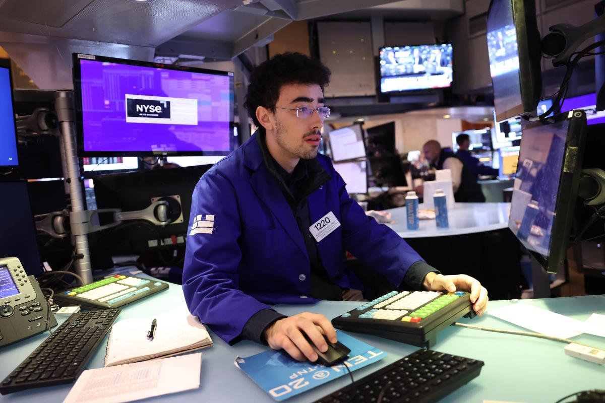 asian-stocks-slip-with-korea,-middle-east-in-focus:-markets-wrap