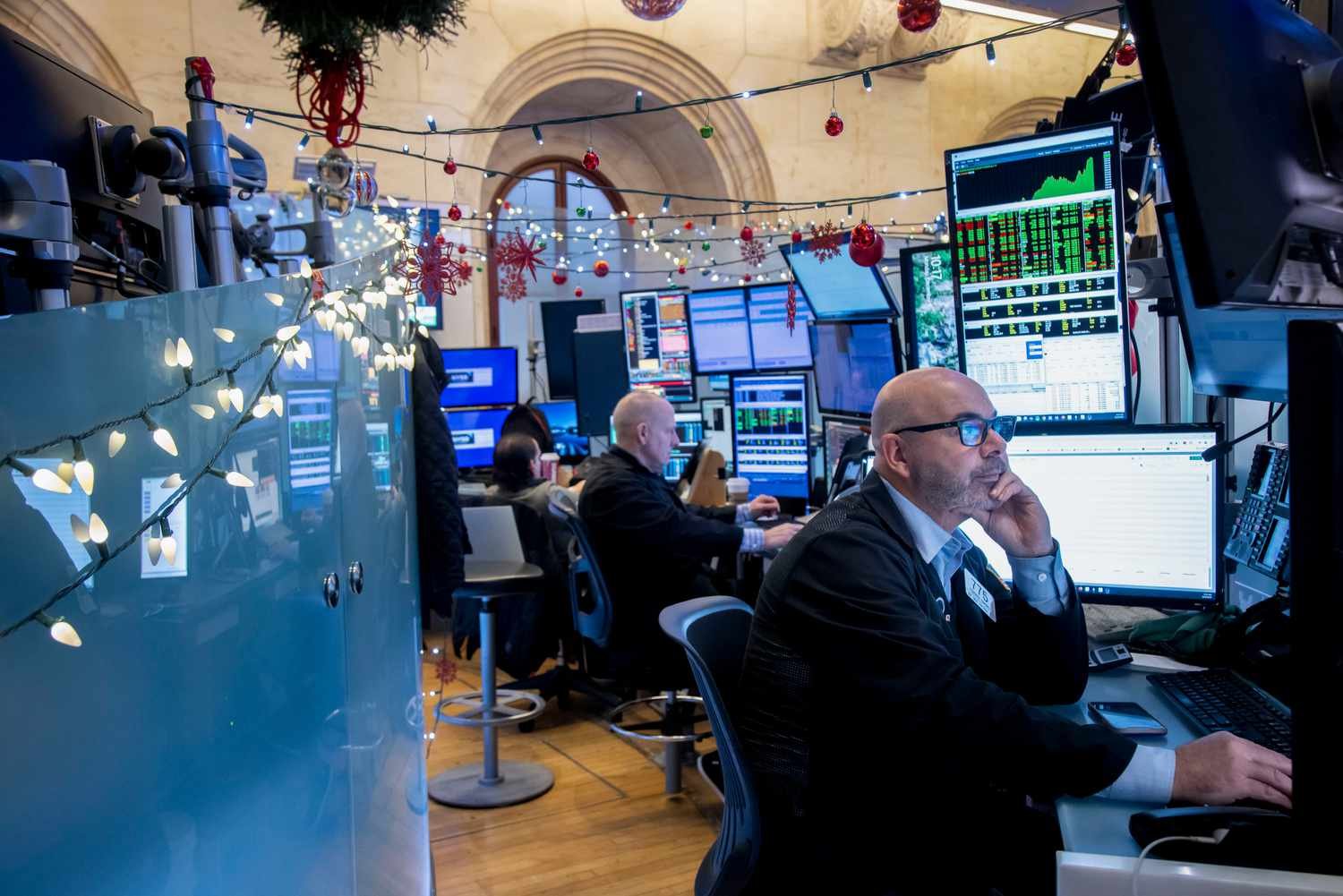 dow-jones-today:-stock-futures-inch-higher-ahead-of-key-cpi-inflation-report