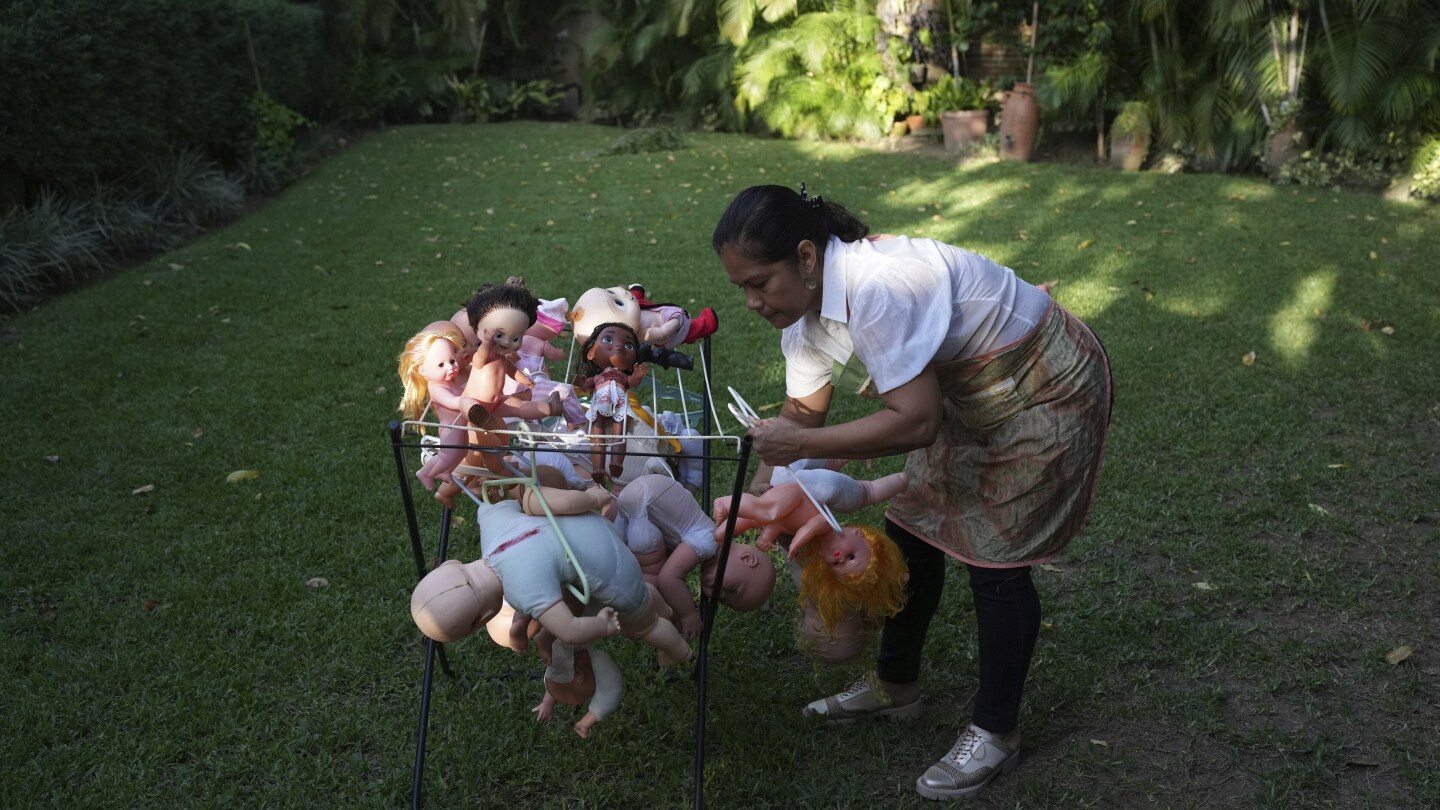 hospital-de-peluches-lleva-alegria-a-ninos-y-adultos-en-venezuela