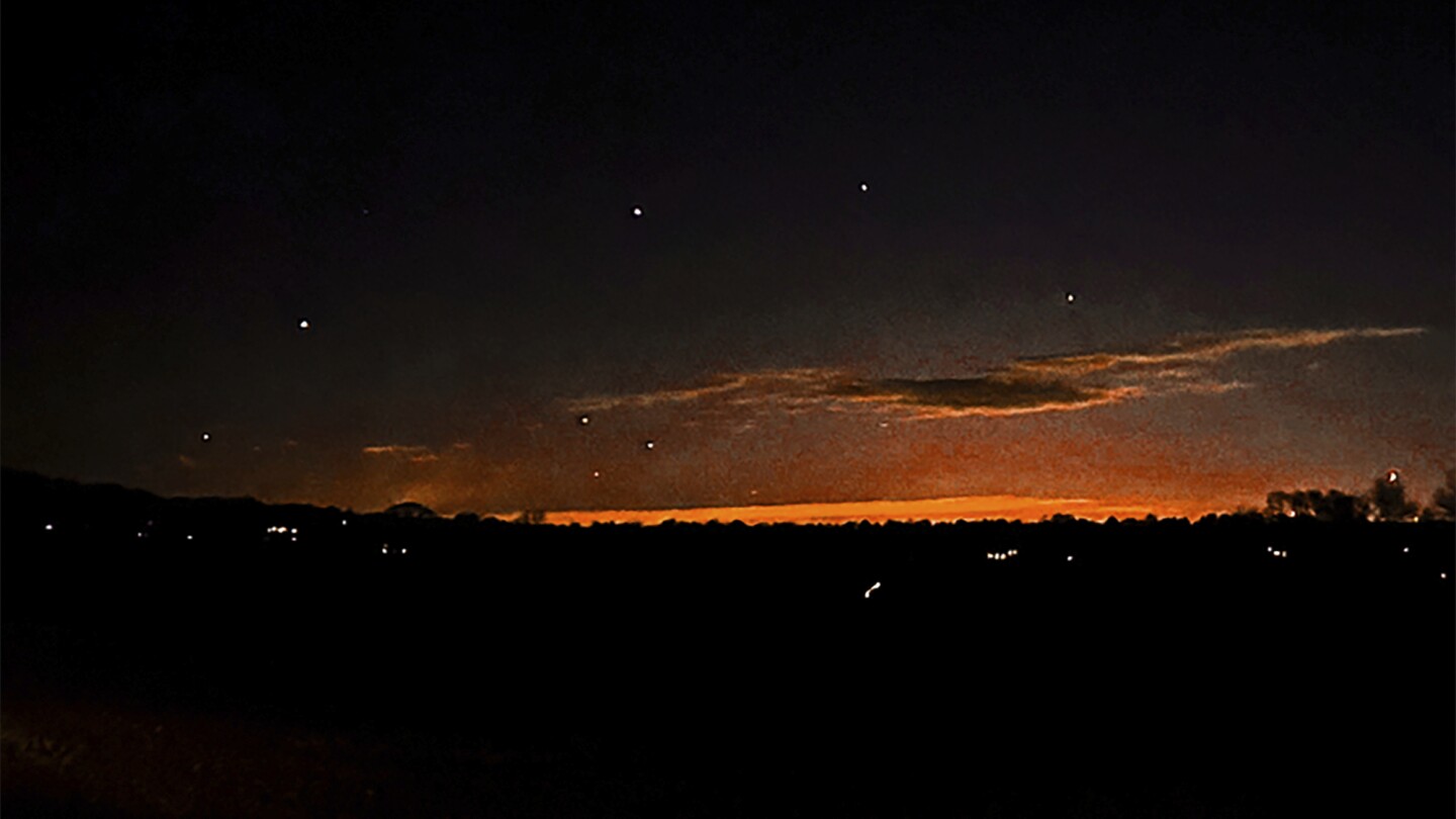 drones,-planes-or-ufos?-americans-abuzz-over-mysterious-new-jersey-sightings