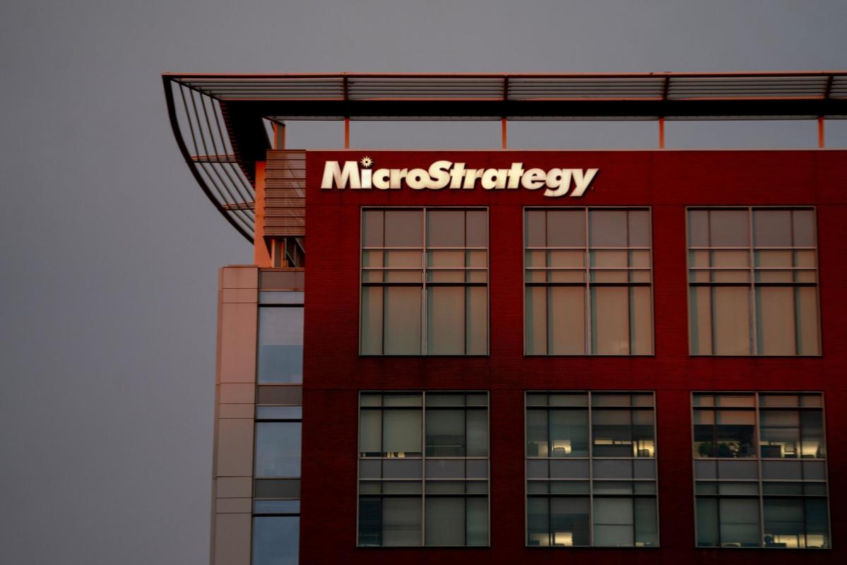 microstrategy,-palantir-added-to-nasdaq-100,-moderna-removed