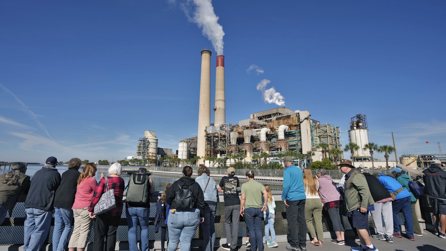 jovenes-activistas-se-enfrentan-a-una-agencia-gubernamental-en-una-demanda-climatica-en-florida