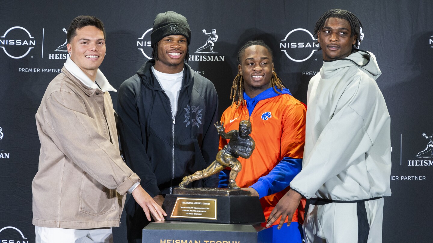 travis-hunter-and-ashton-jeanty-give-this-year’s-heisman-trophy-ceremony-a-different-vibe