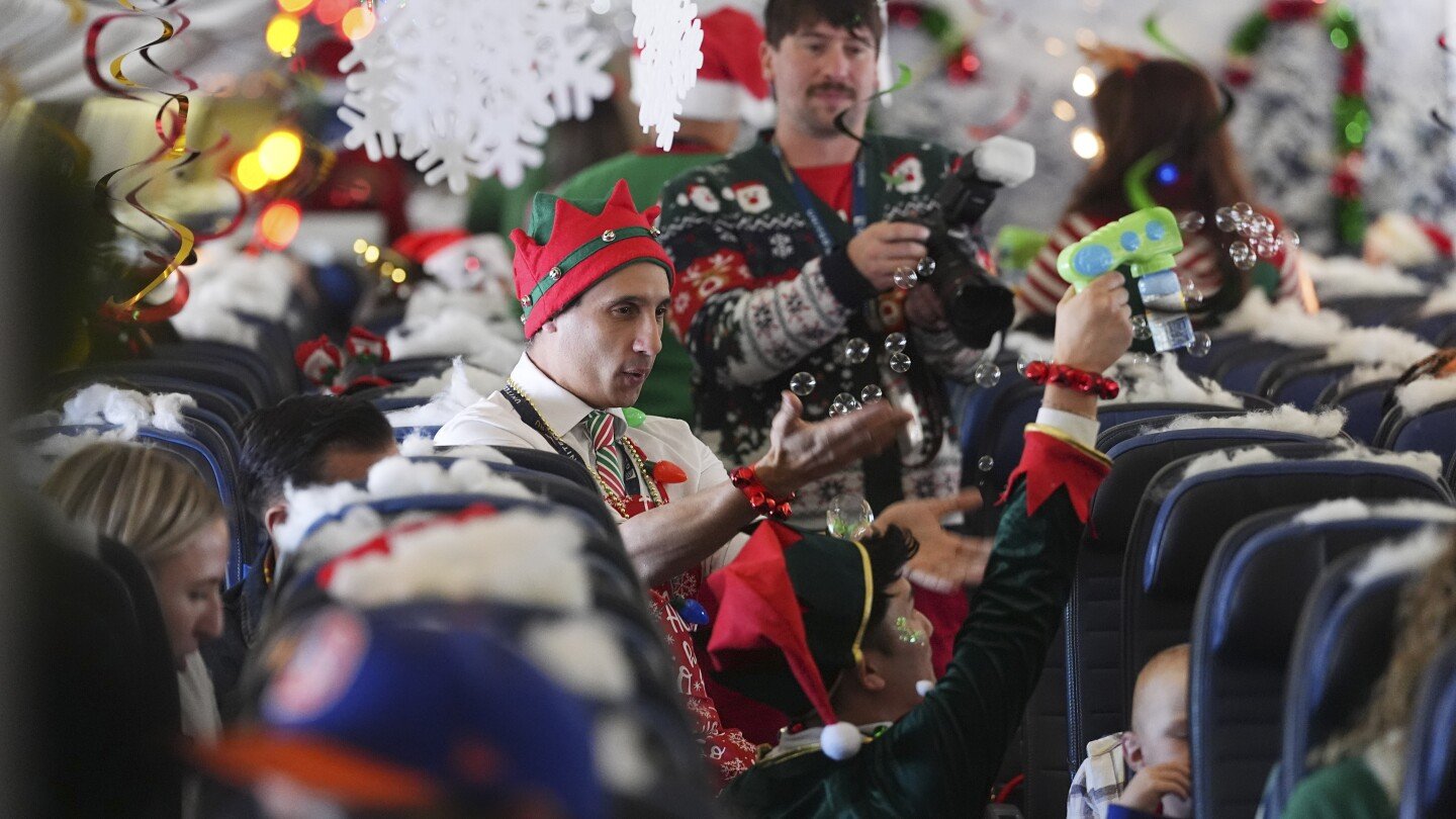 un-vuelo-lleva-a-ninos-a-visitar-a-santa-en-una-recreacion-del-polo-norte-en-un-hangar-de-denver