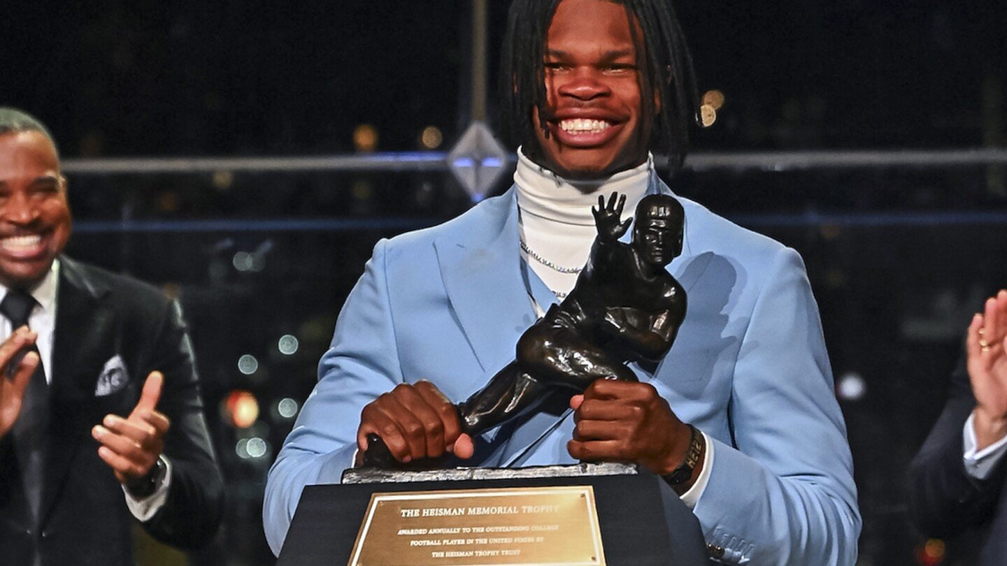 colorado-two-way-star-travis-hunter-wins-heisman-trophy-as-college-football’s-top-player