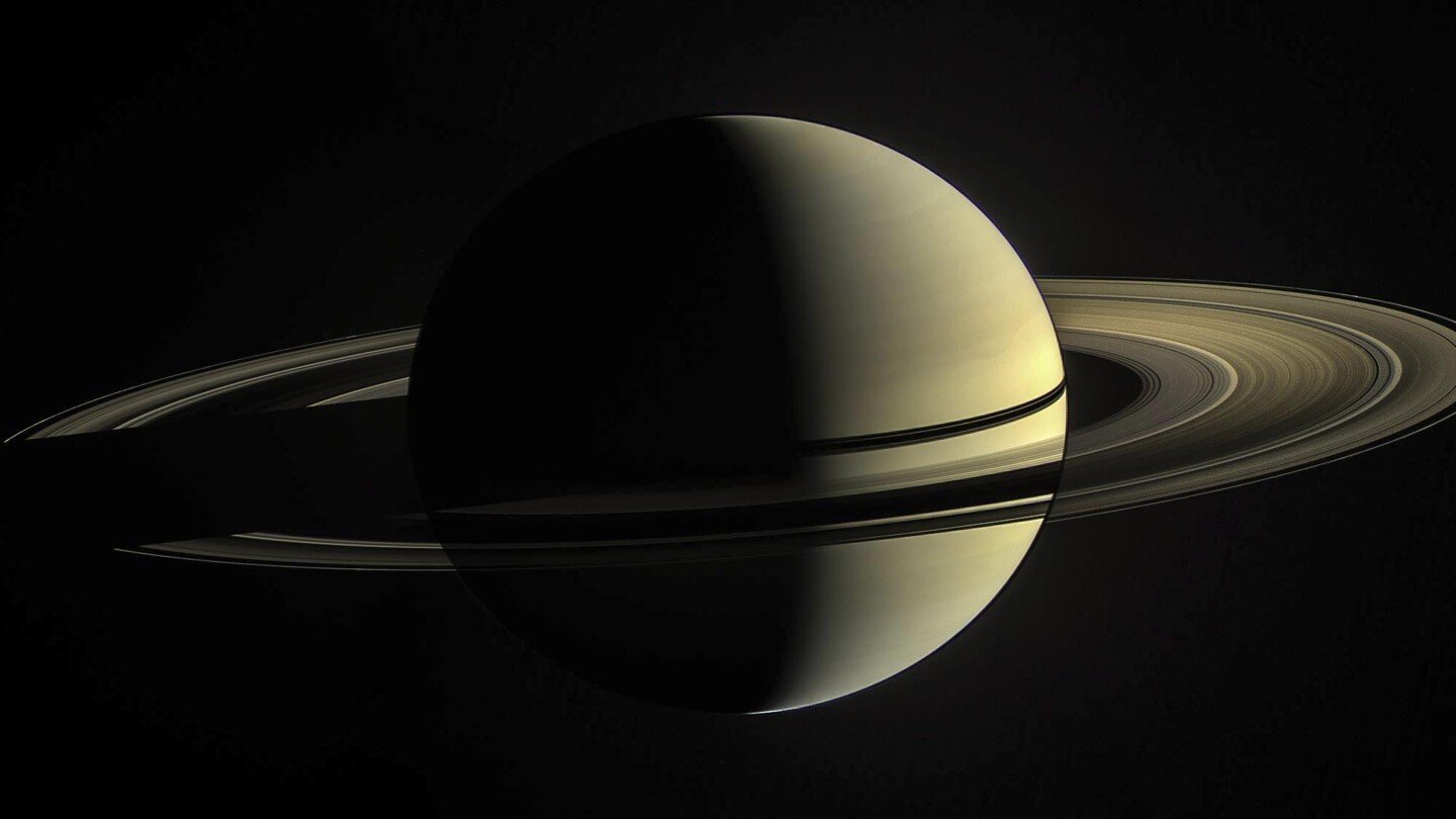 how-old-are-saturn’s-rings?-study-suggests-they-could-be-as-old-as-the-planet
