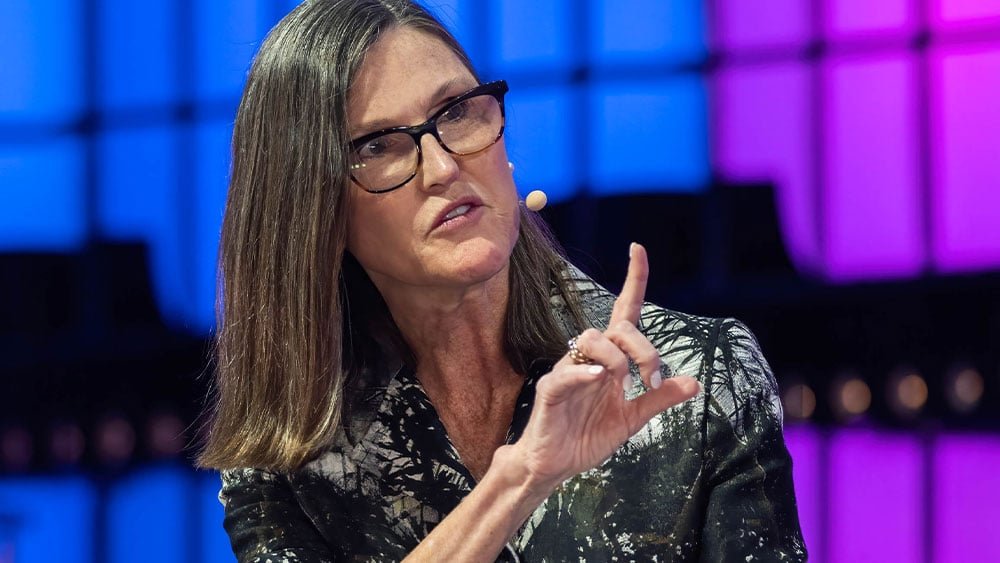 stock-market-today:-dow-jones-up-as-bitcoin-play-pops;-cathie-wood-loads-up-on-this-ai-stock-amid-48%-plunge