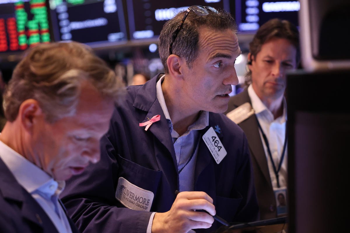 stock-market-today:-s&p-500-rises,-nasdaq-hovers-near-records-as-investors-start-countdown-to-fed-decision