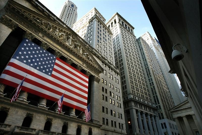us-stock-futures-drift-lower-with-fed-rate-decision-in-focus-by-investing.com