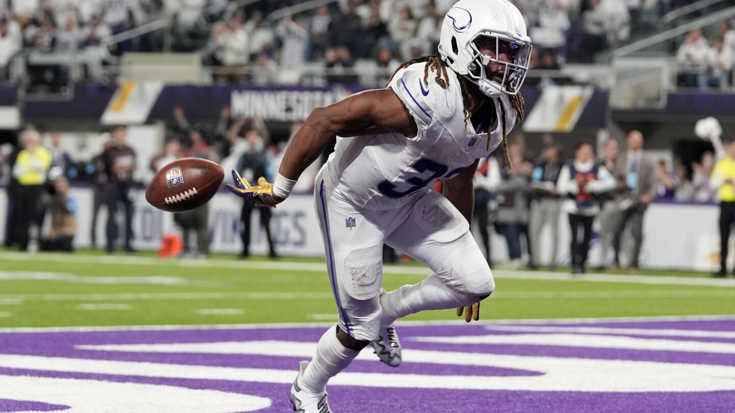 vikings-win-7th-straight-to-forge-tie-for-nfc-north-lead-with-30-12-blowout-of-reeling-bears