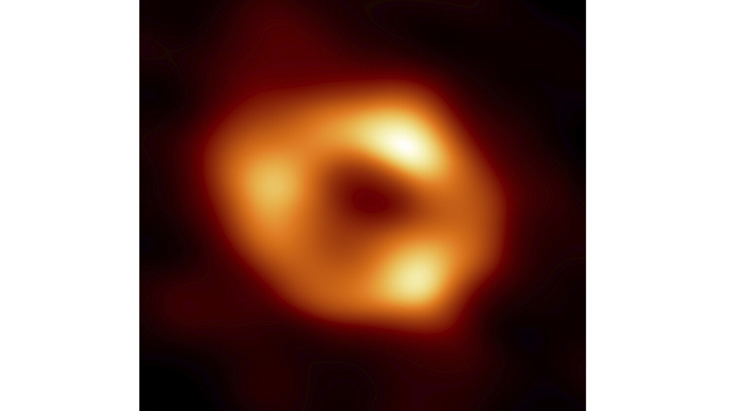 two-stars-may-be-orbiting-each-other-near-a-supermassive-black-hole-in-our-milky-way-galaxy