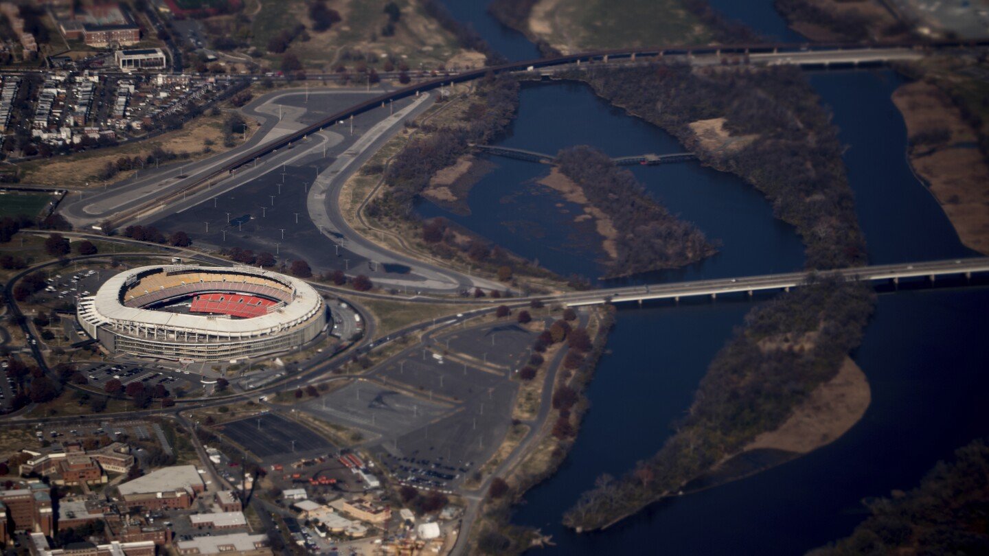 rfk-stadium-site-provision-included-in-federal-spending-bill,-a-win-for-the-commanders-and-nfl