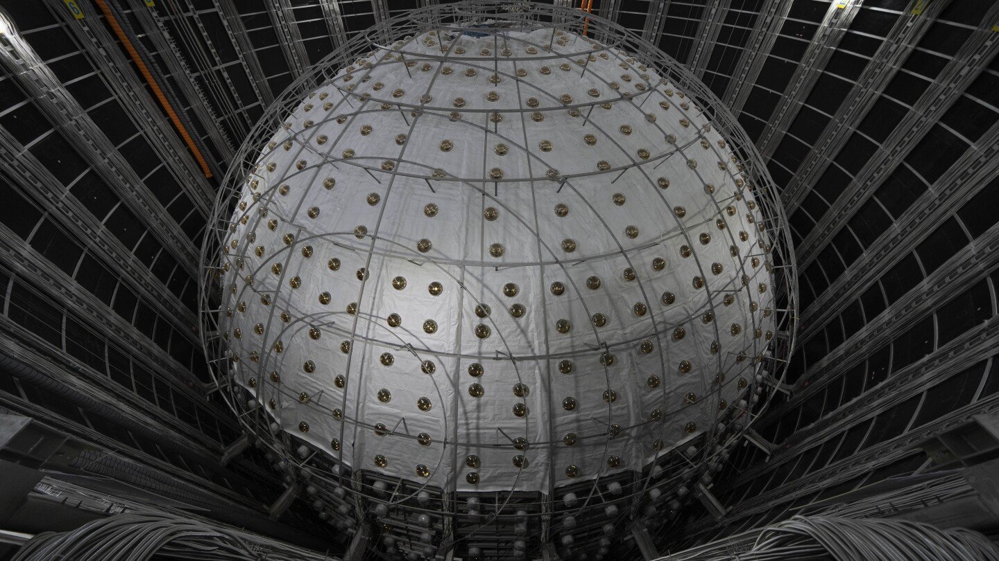 an-underground-detector-in-china-will-sniff-out-mysterious-ghost-particles-called-neutrinos