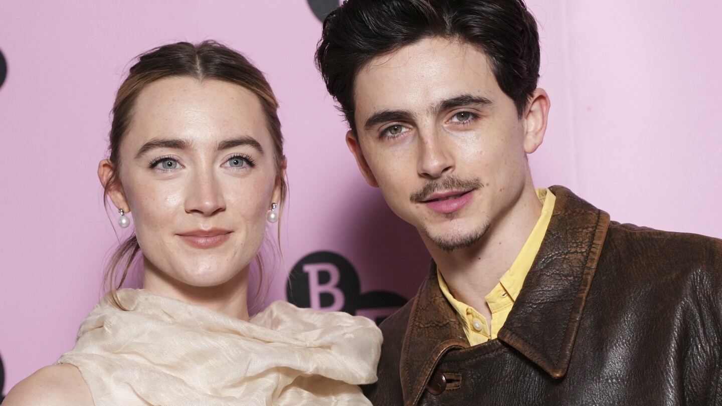 timothee-chalamet-and-saoirse-ronan-chat-fame-and-friendship