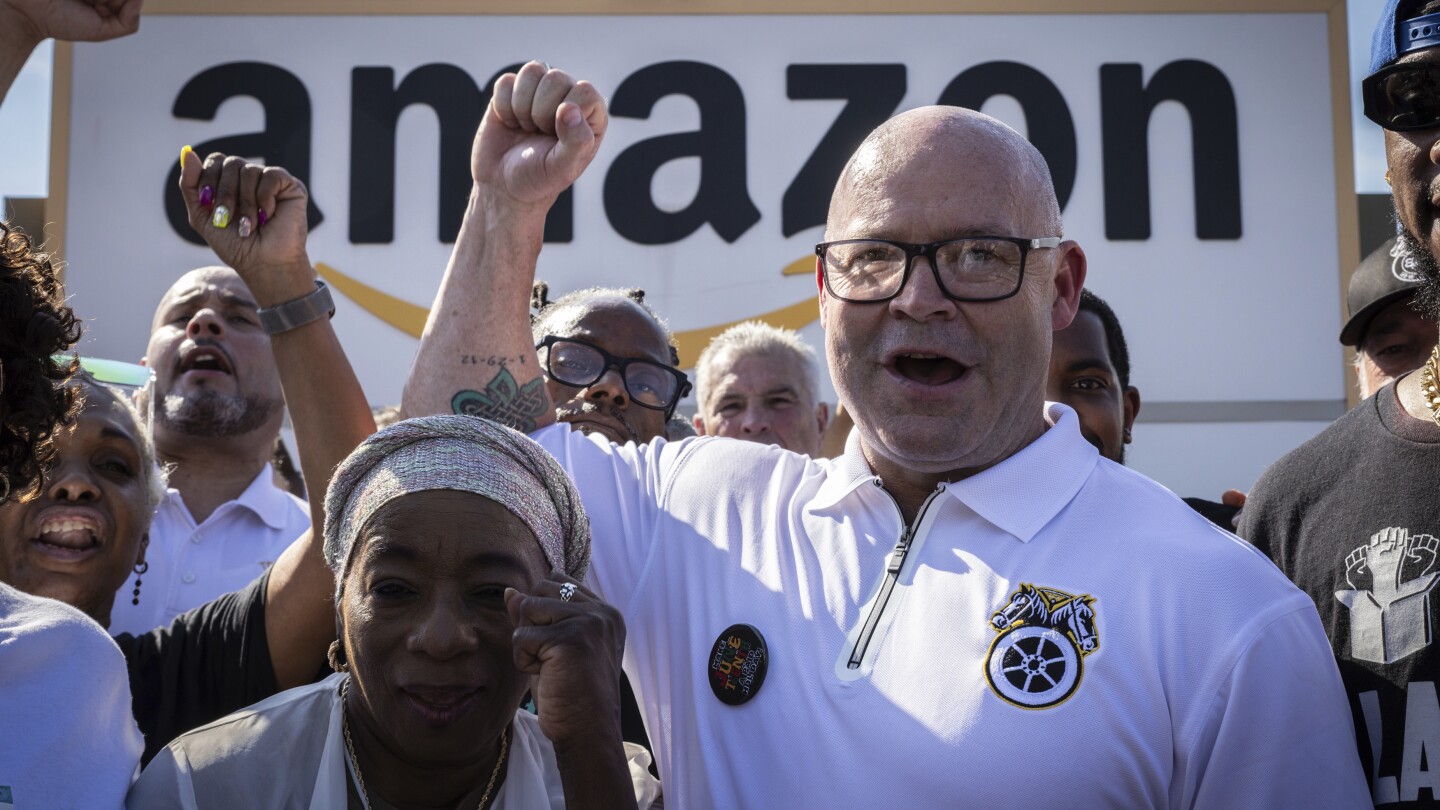 teamsters-say-amazon-workers-will-strike-at-multiple-facilities-as-union-seeks-labor-contract