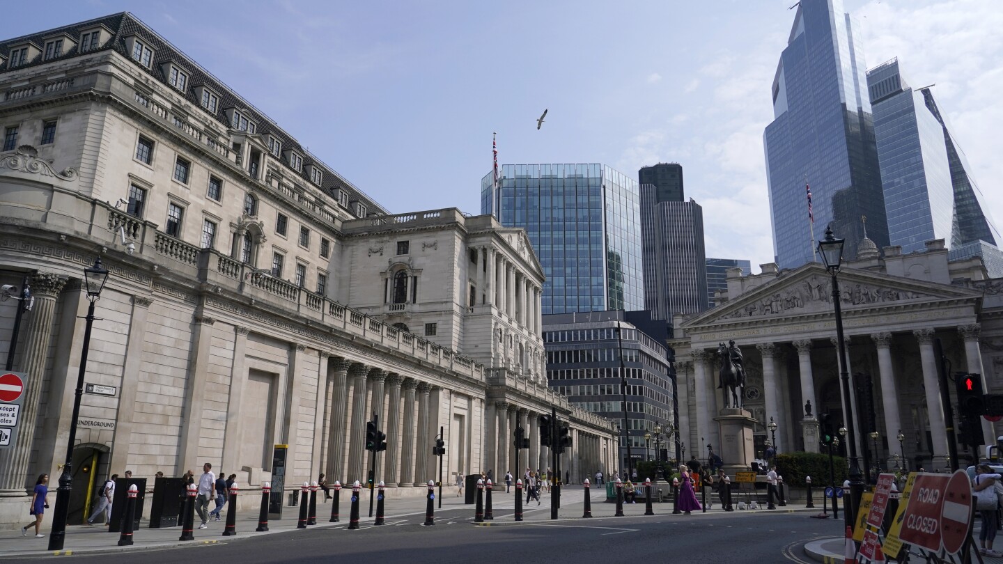 bank-of-england-set-to-keep-uk-interest-rates-on-hold-despite-paltry-economic-growth