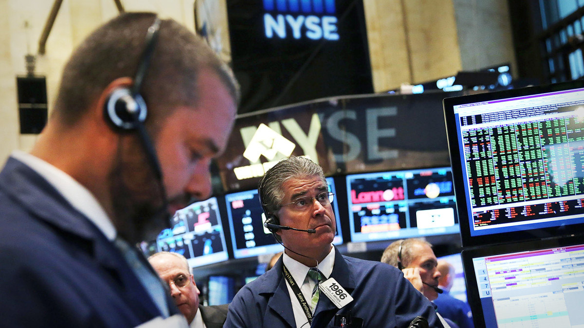 stock-market-today:-stocks-tumble-amid-political-chaos-in-washington