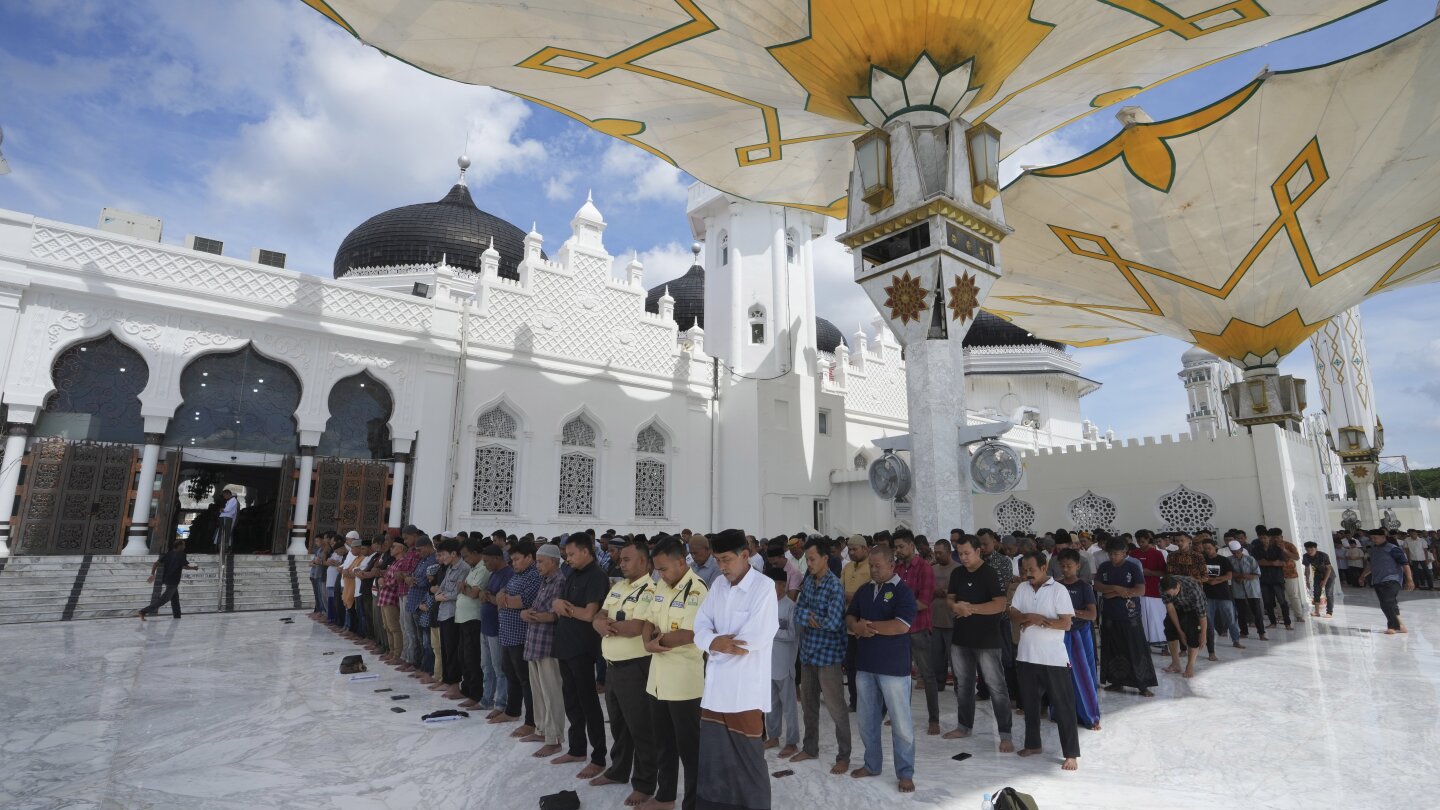 indonesia-conmemora-20-anos-del-devastador-tsunami-que-mato-a-cientos-de-miles