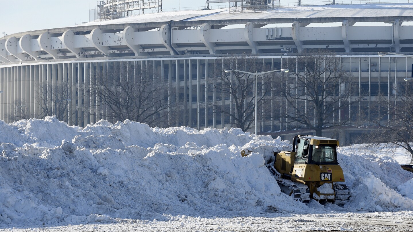 senate-passes-rfk-stadium-land-bill,-giving-the-washington-commanders-a-major-off-the-field-win