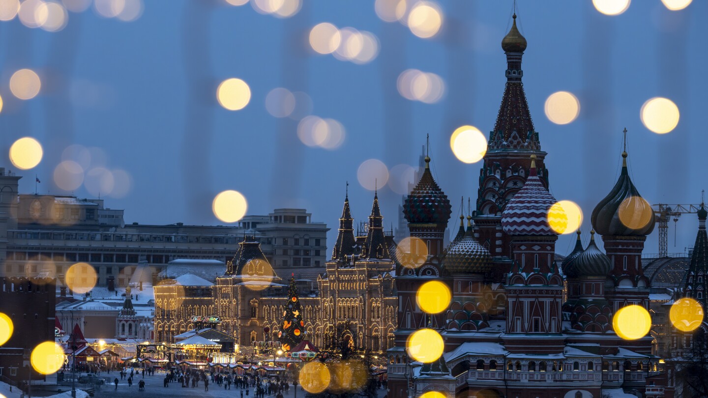 ap-photos:-holiday-lights-illuminate-the-world