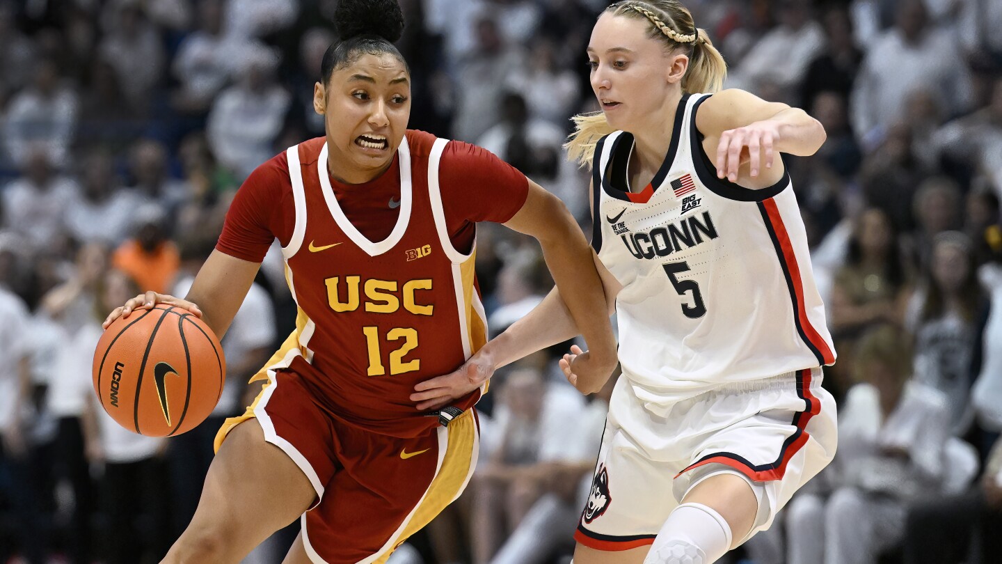 usc-up-to-no-4-in-women’s-ap-top-25-after-win-over-uconn.-ucla,-south-carolina,-notre-dame-stay-1-3