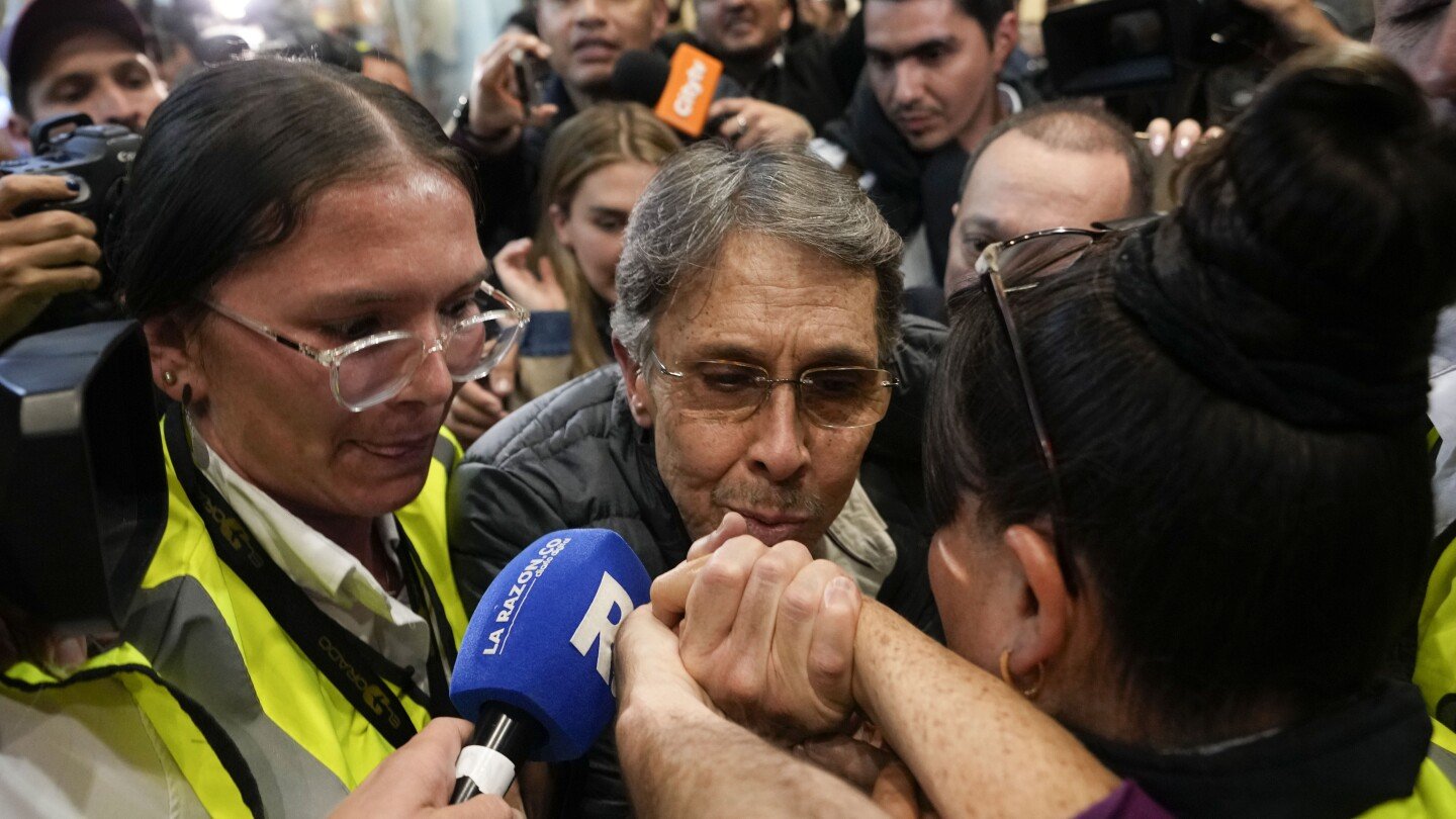 victimas-del-cartel-de-medellin-exigen-justicia-tras-liberacion-de-ochoa-en-colombia