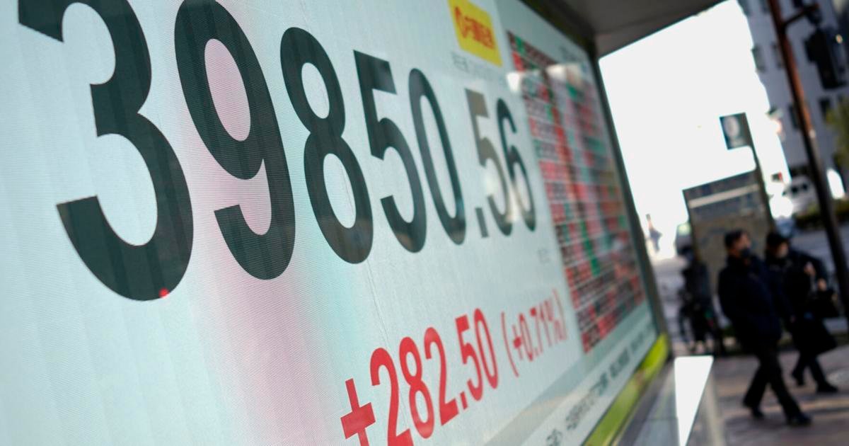 stock-market-today:-wall-street-opens-lower-but-remains-on-track-for-a-winning-week