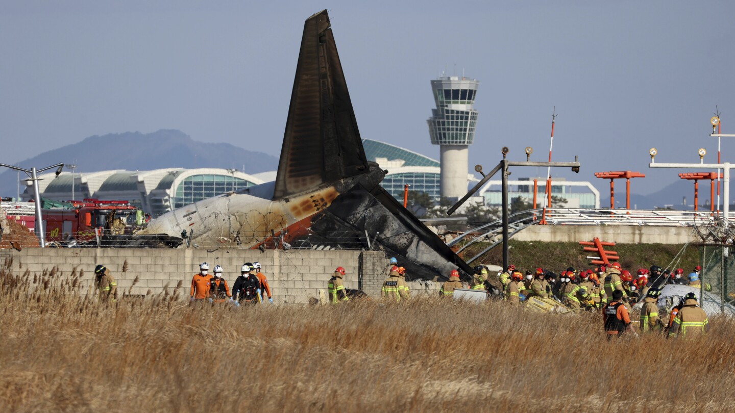 avion-se-sale-de-pista-y-se-incendia-en-aeropuerto-de-corea-del-sur;-reportan-28-muertos