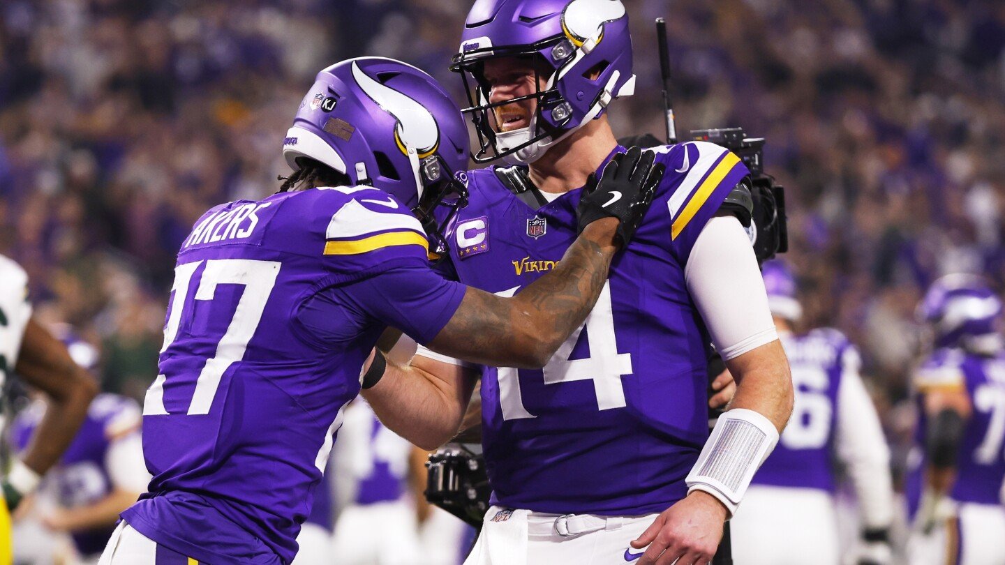 darnold-gives-vikings-another-gem-with-career-high-377-yards-in-27-25-win-over-packers
