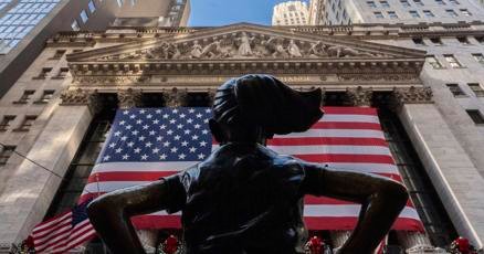 stock-market-today:-asian-shares-are-mixed-after-wall-street-slips,-weighed-down-by-tech-giants