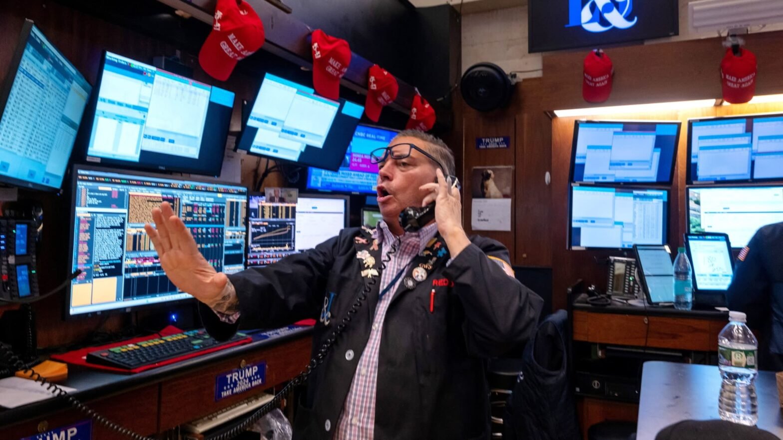 us-stocks-slide-in-broad-retreat-as-investors-cash-in-on-2024-gains