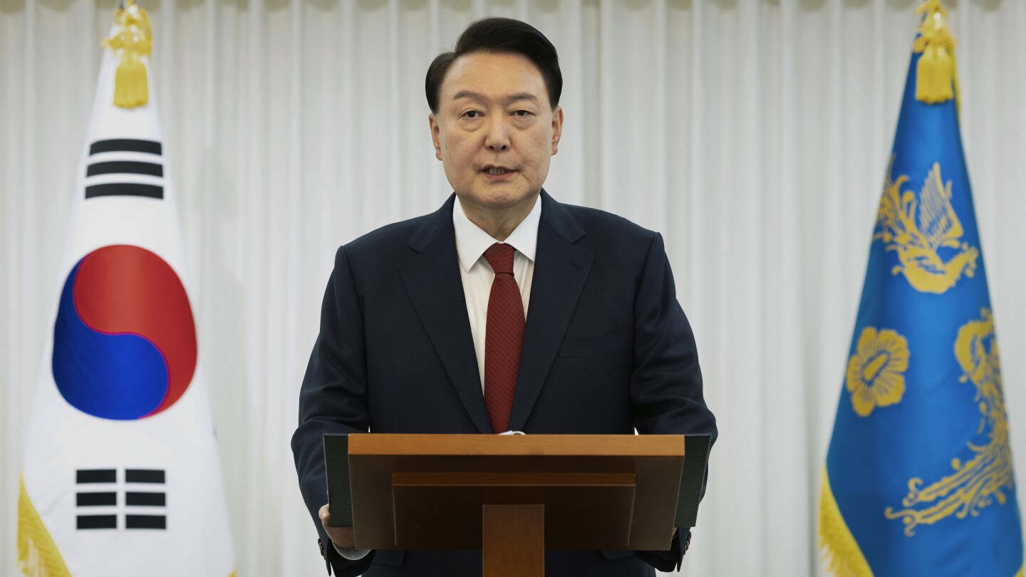 south-korean-court-issues-warrant-to-detain-impeached-president-yoon