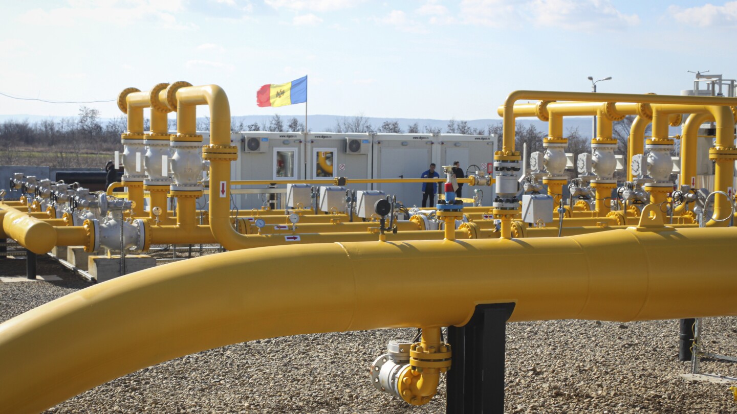 ‘no-heating,-no-light’:-moldovans-fear-looming-energy-shortage-as-russia-halts-gas-supplies