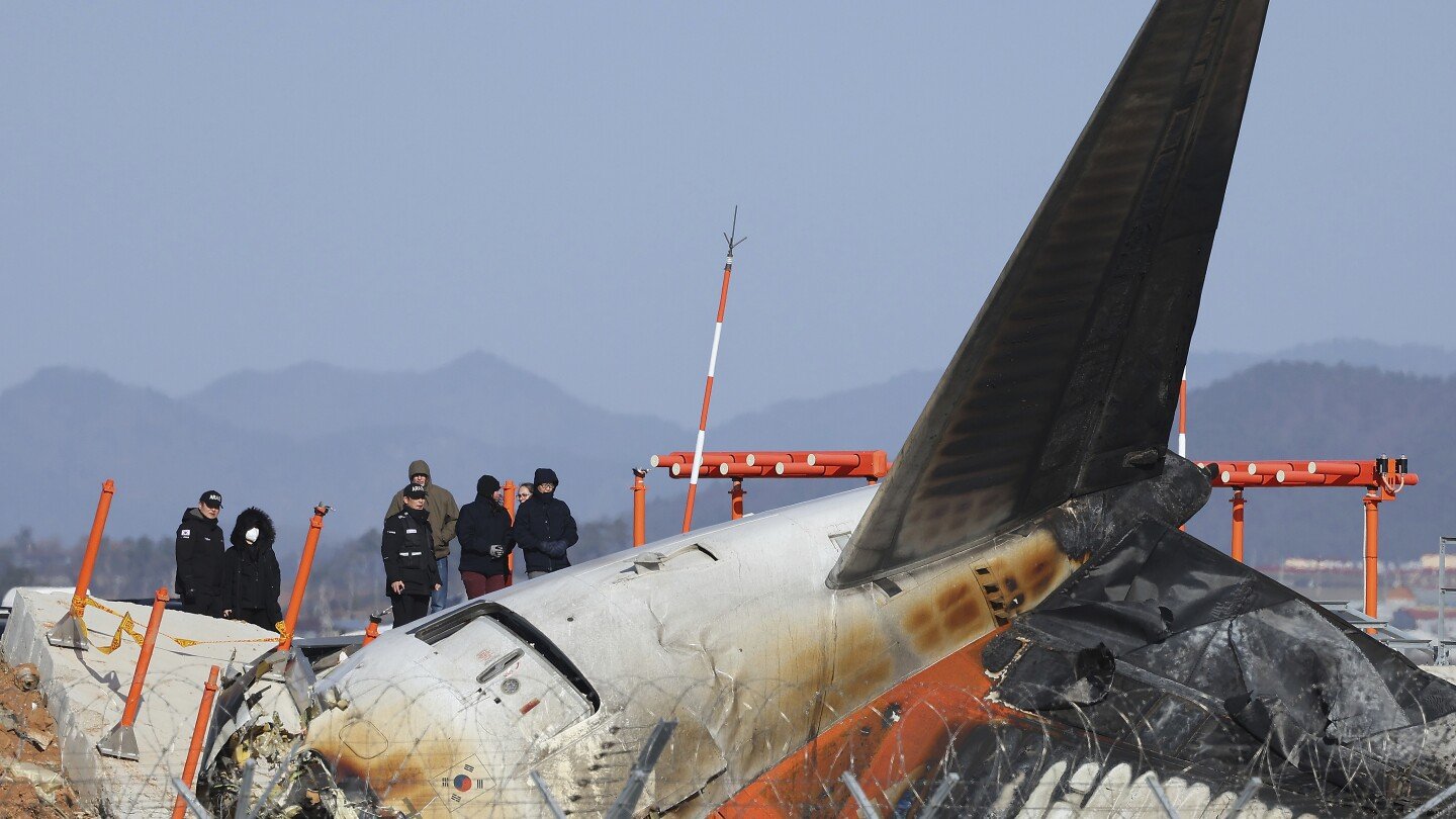 us-and-boeing-investigators-examine-the-site-of-a-deadly-south-korean-plane-crash