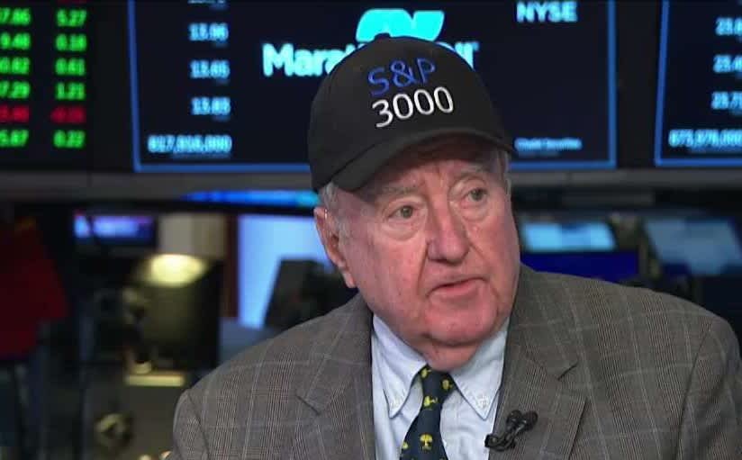 Art Cashin, managing director at UBS Financial Services, speaks to CNBC in 2019.