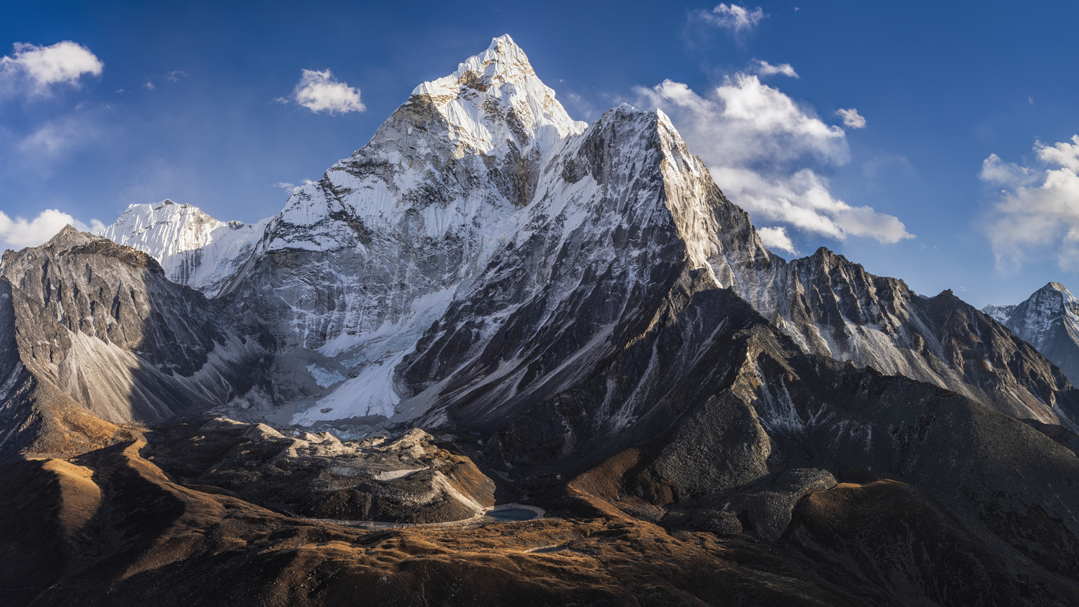 75MPix Panorama of beautiful Mount Ama Dablam in Himalayas, Nepal