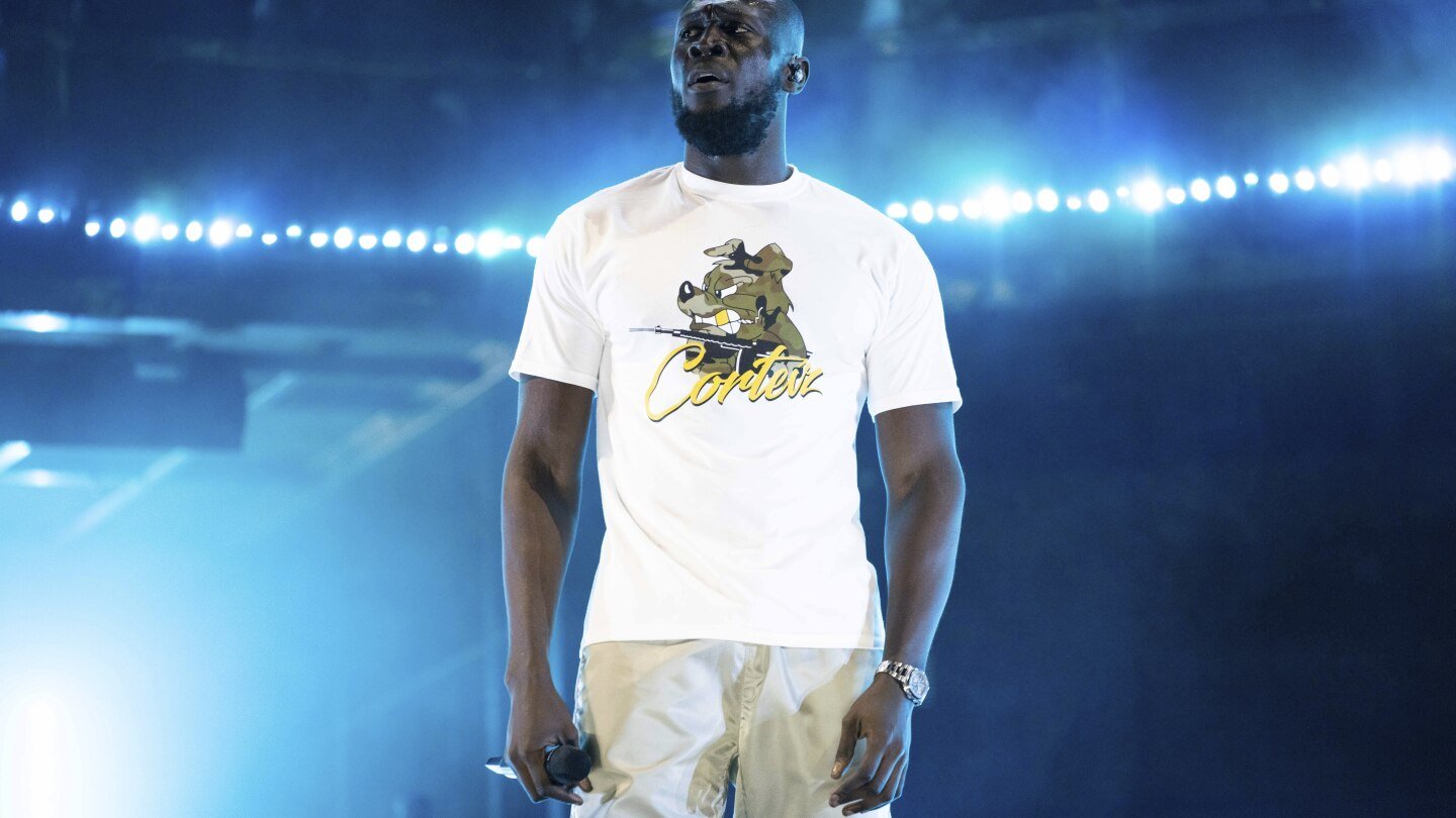 british-rapper-stormzy-banned-from-driving-for-using-phone-behind-wheel-of-his-rolls-royce