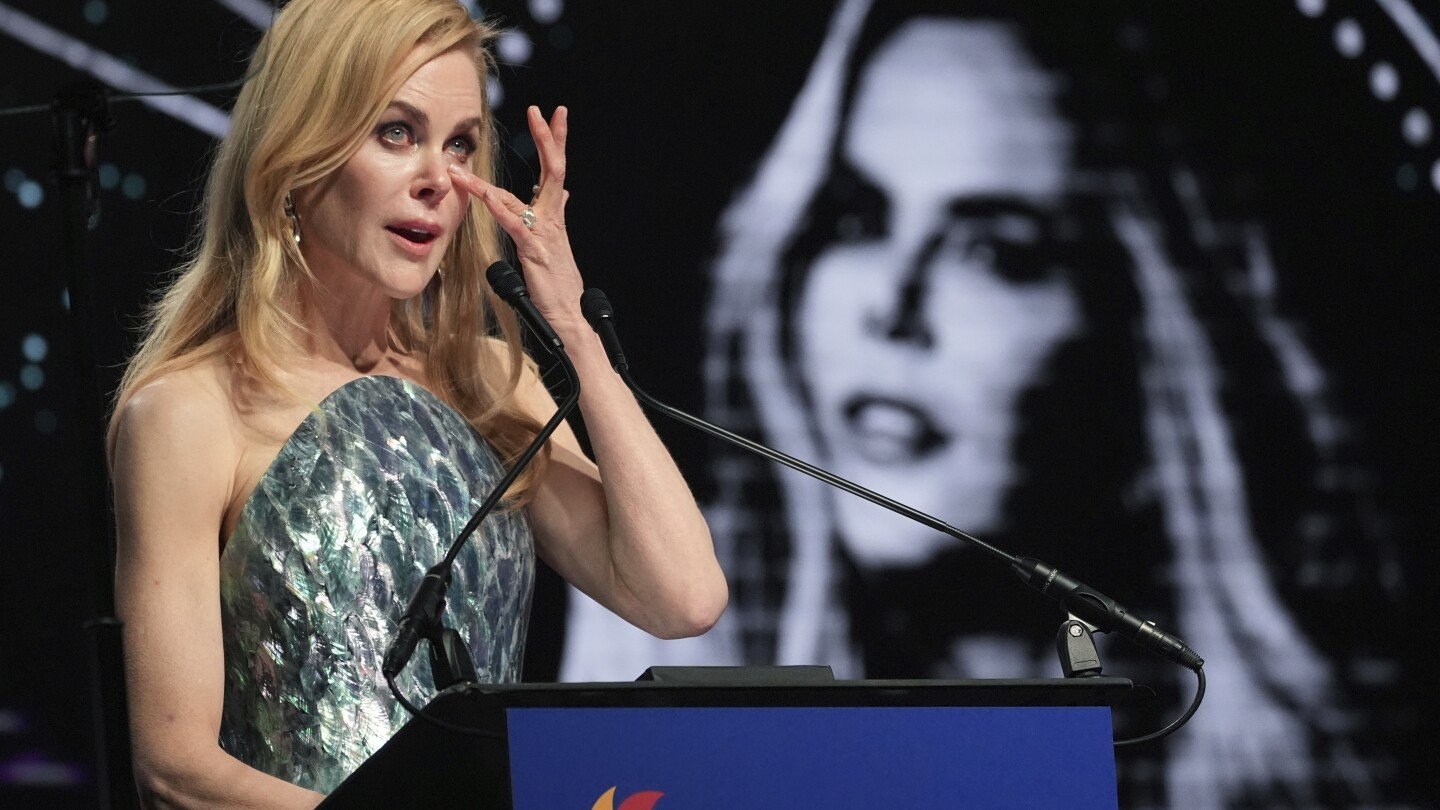 kidman-gives-tearful-dedication-to-late-mother-as-film-stars-gather-for-heartfelt-palm-springs-gala