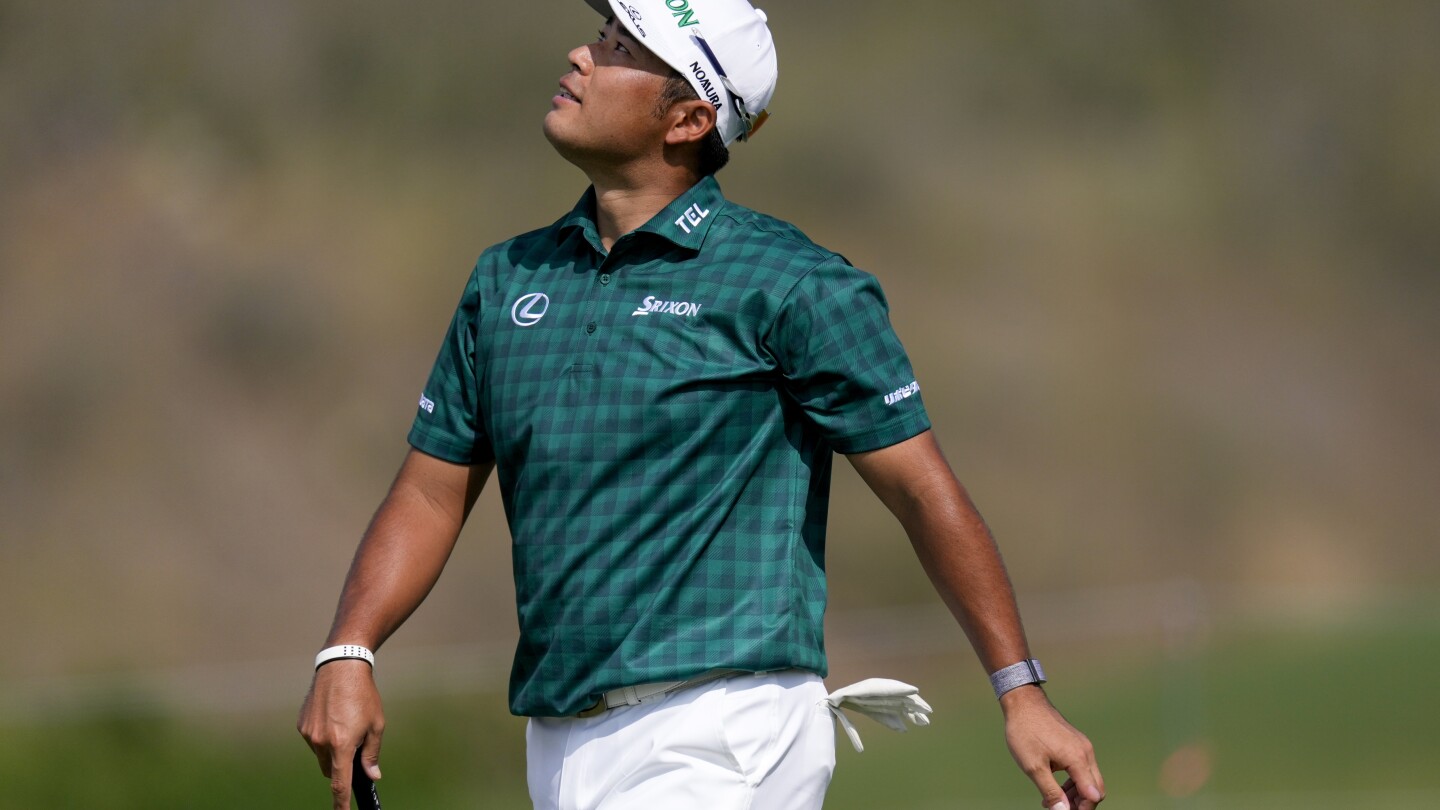 hideki-matsuyama-sets-personal-best-with-11-birdies-for-a-62-and-leads-morikawa-by-1-at-kapalua