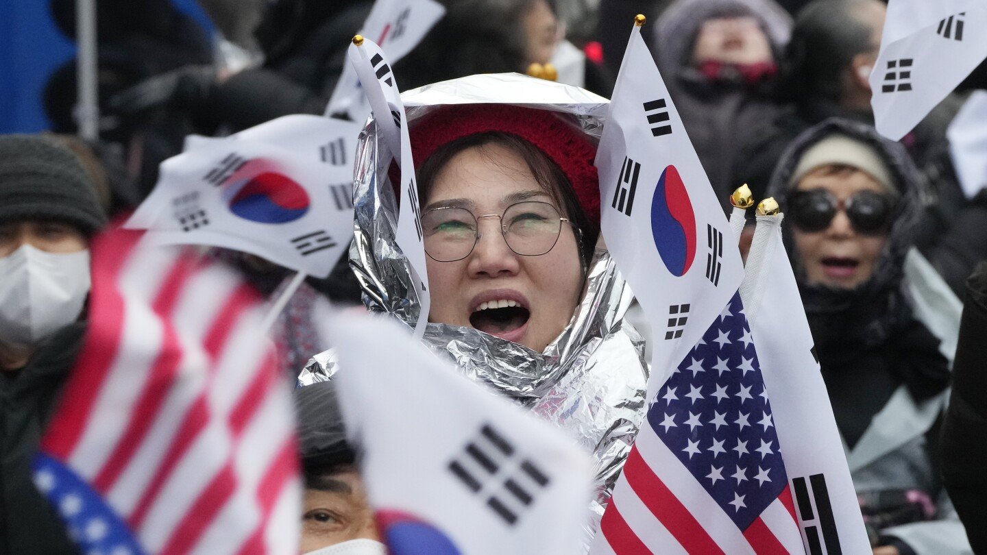 south-korean-anti-corruption-agency-asks-police-to-take-over-efforts-to-detain-impeached-yoon