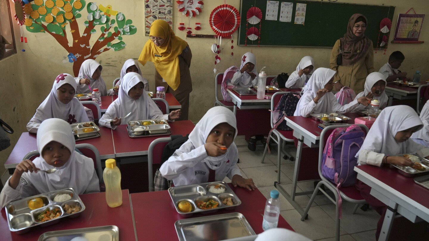 indonesia-lanza-programa-de-comidas-gratuitas-para-ninos-y-embarazadas-contra-retraso-en-crecimiento